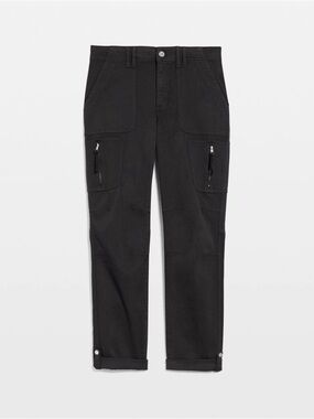 WHBM Mid Rise Pret a pedi strait cropped pants. Black